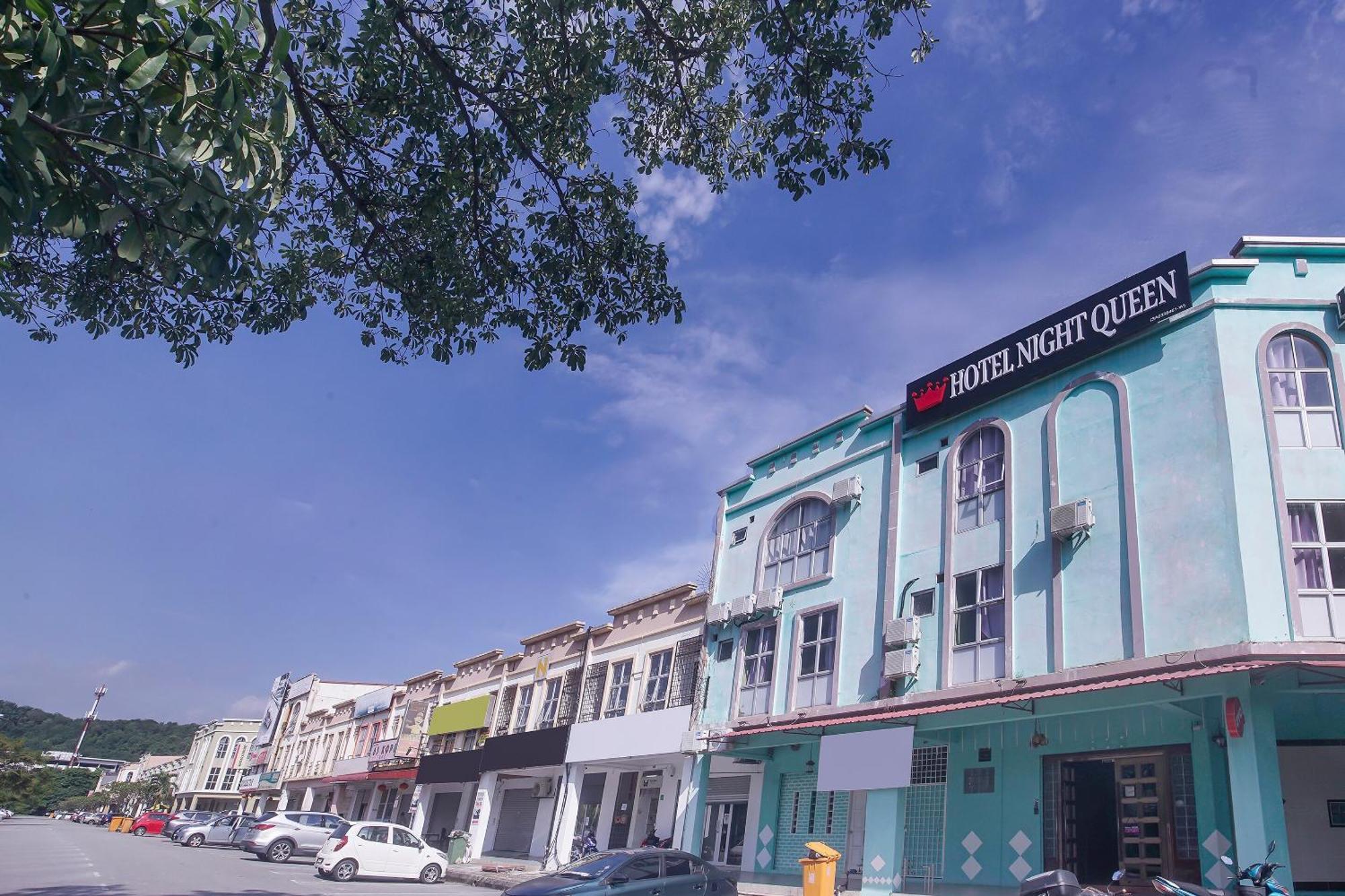 Hotel Night Queen Salak Tinggi Sepang Exterior photo